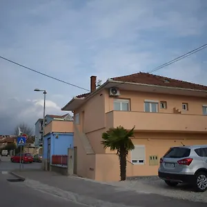 Nediljko & Mila Apartman Zára